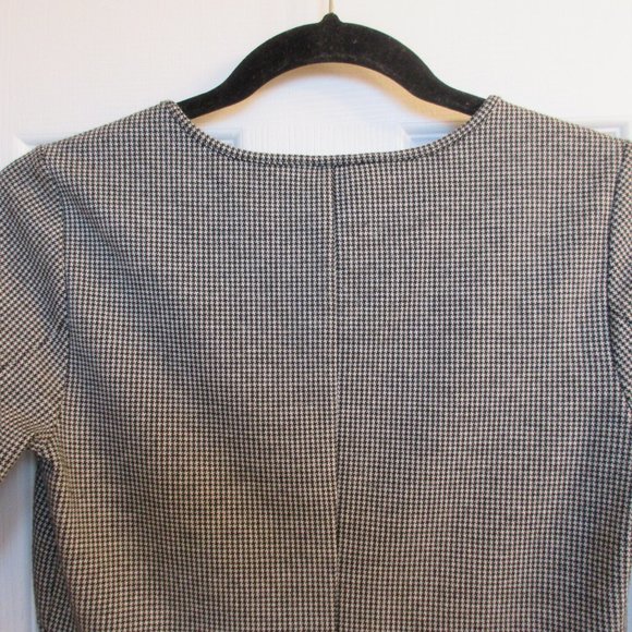 Ann Taylor Petites Grey n White Houndstooth Fleck Fitted Knit Top, size 4 - Picture 9 of 12